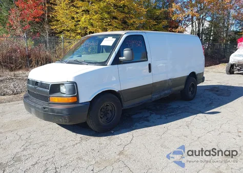 2012 Chevrolet Express 2500 Work Van z USA, uszkodzony, nr VIN 1GCWGFCAXC1127673